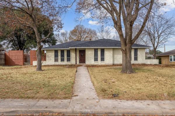 129 Highridge Drive, Desoto, TX 75115