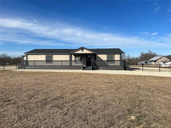 437 Lone Trail, Rhome, TX 76078