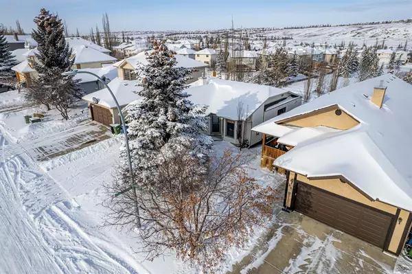 Calgary, AB T3A 5B5,52 Hidden Vale CRES NW