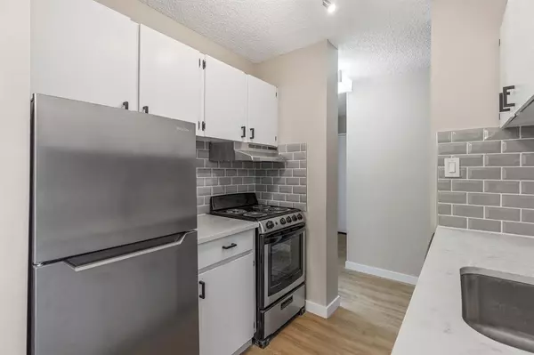 Calgary, AB T2E 0J3,310 4 AVE NE #202