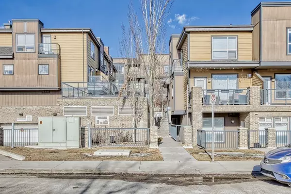 Calgary, AB T2T2C8,2420 34 AVE SW #204