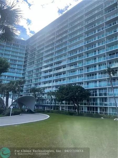 Deerfield Beach, FL 33441,333 NE 21st Ave  #402