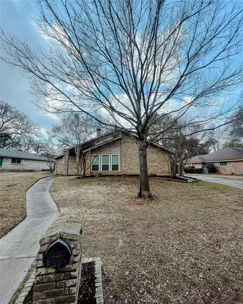 412 Rivervalley Court, Arlington, TX 76006