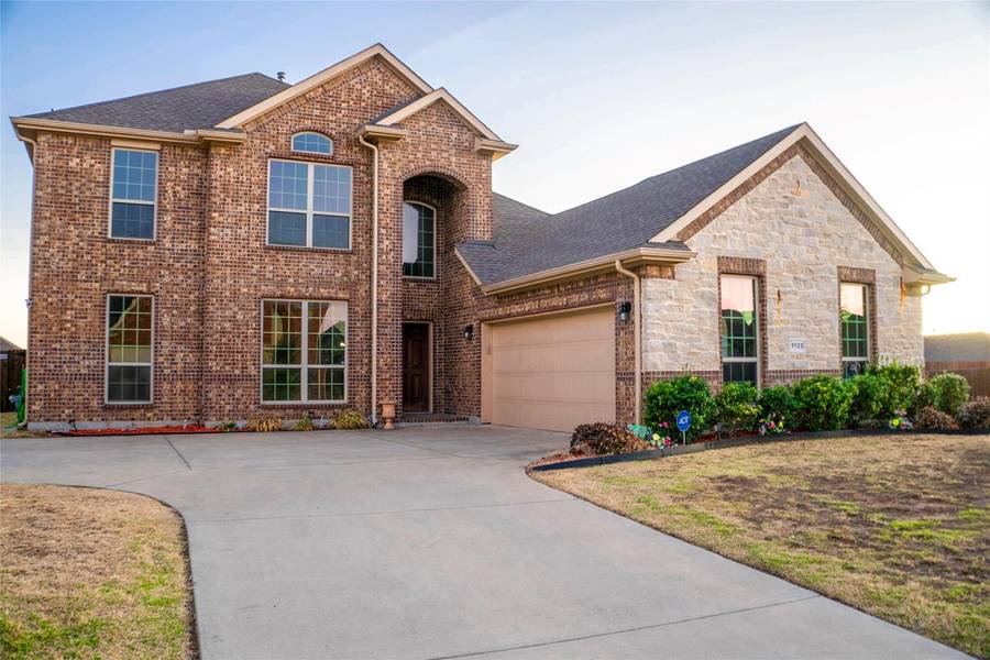 1122 Crest Ridge Drive, Glenn Heights, TX 75154