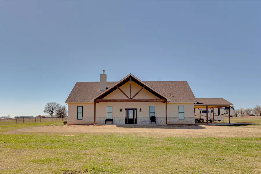 1155 Meadow Bend Circle, Stephenville, TX 76401