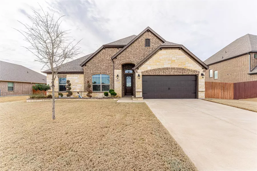 650 Roscoe Drive, Midlothian, TX 76065