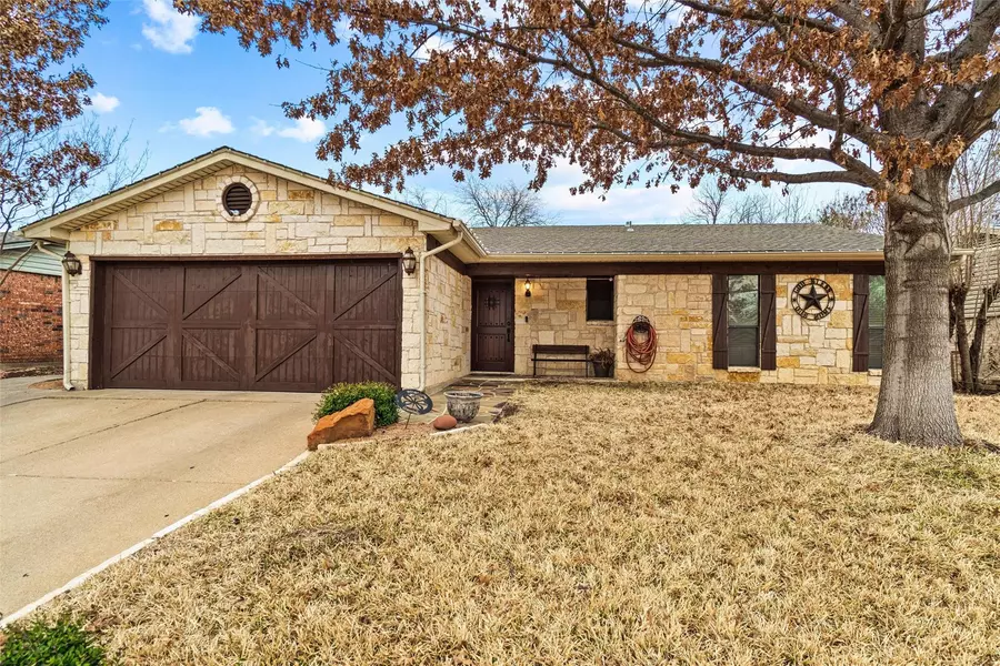 3608 Madrid Drive, Fort Worth, TX 76133