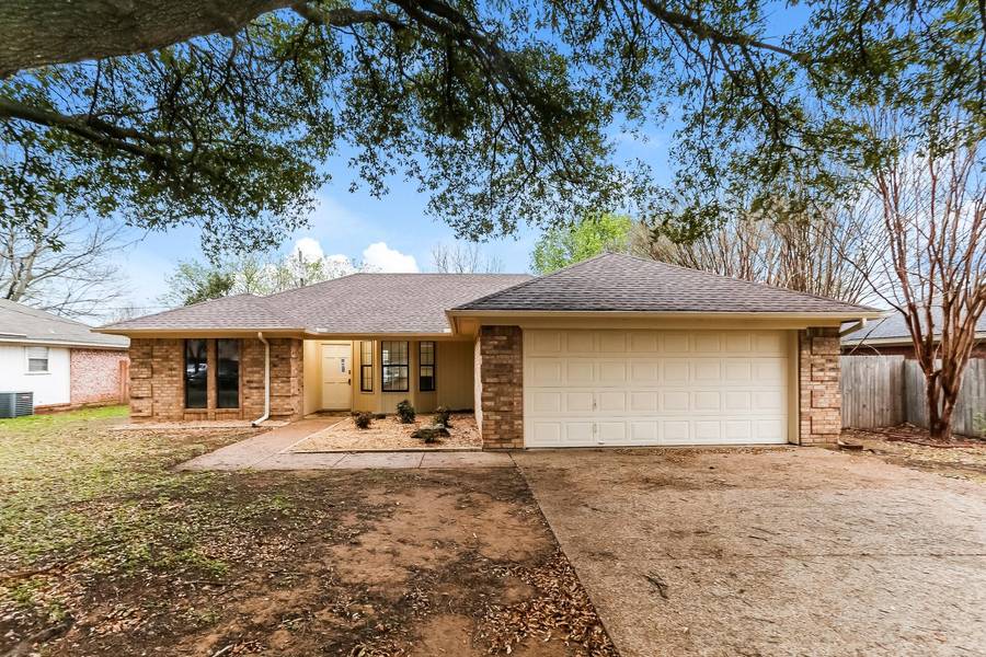 1109 Sandstone Drive, Cleburne, TX 76033