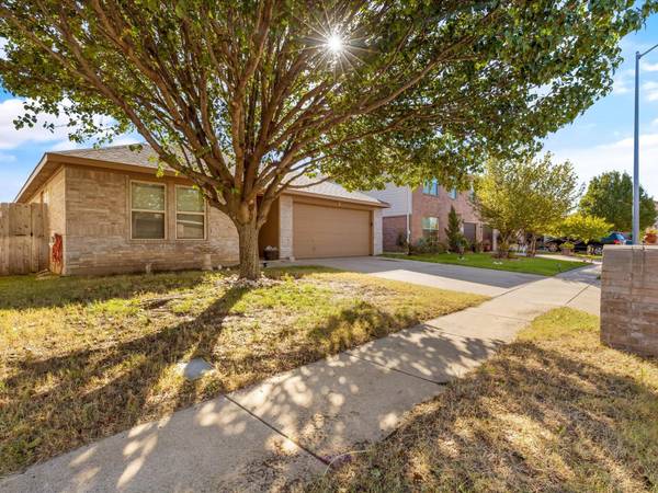 3517 Saint Vincent Road, Fort Worth, TX 76123