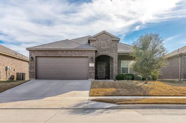 333 Lead Creek Drive, Fort Worth, TX 76131