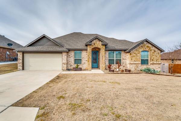 201 Emilie Court, Weatherford, TX 76087