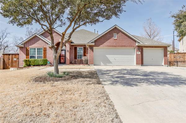 8245 Lauren Way, Watauga, TX 76148