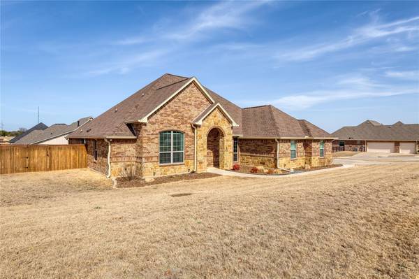 3217 Lakeway Drive, Weatherford, TX 76087