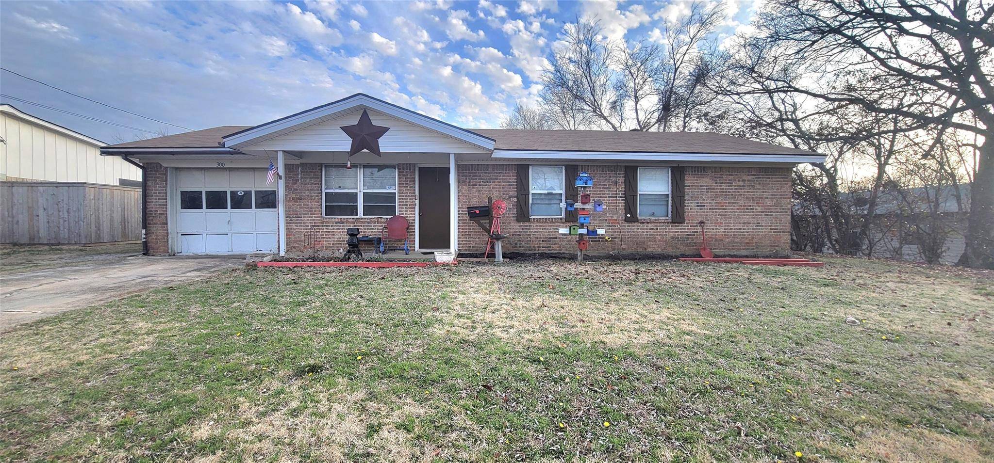 Honey Grove, TX 75446,300 Oak Street