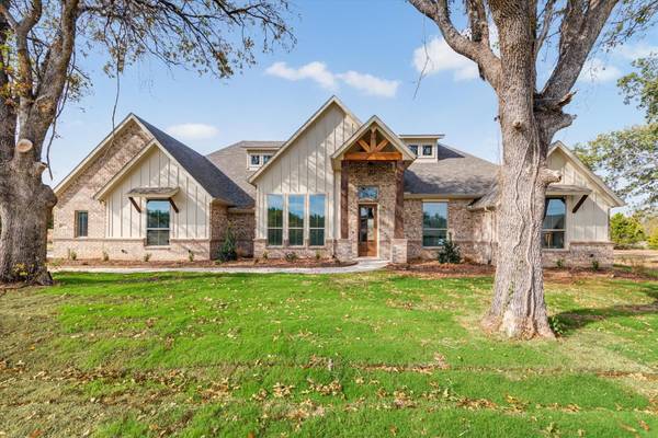 1013 monaco Court, Springtown, TX 76082