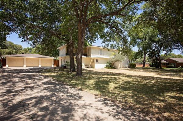 1327 Hillcrest Drive, Graham, TX 76450