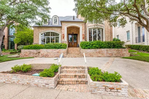 7428 Glenshannon Circle,  Dallas,  TX 75225