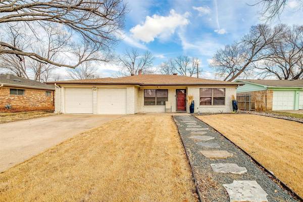 2812 Fairbrook Street, Irving, TX 75062