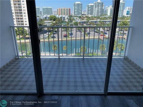 500 Bayview Dr  #727,  Sunny Isles Beach,  FL 33160