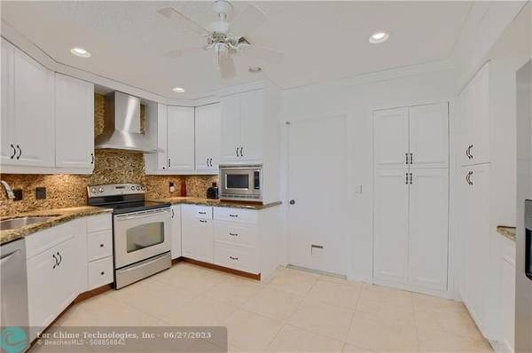 Boca Raton, FL 33434,9906 Majorca Pl