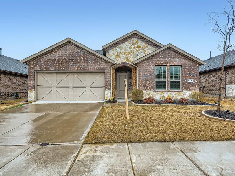 6405 Crownmere Drive, Aubrey, TX 75009