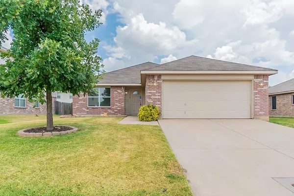 410 Spurlock Drive, Krum, TX 76249