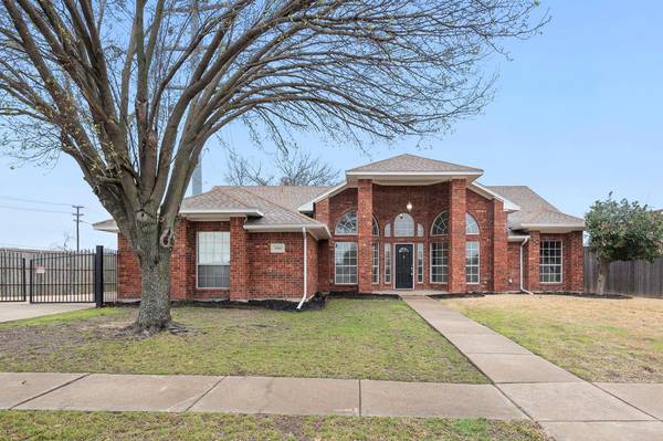 5910 Canterbury Drive, Rowlett, TX 75089