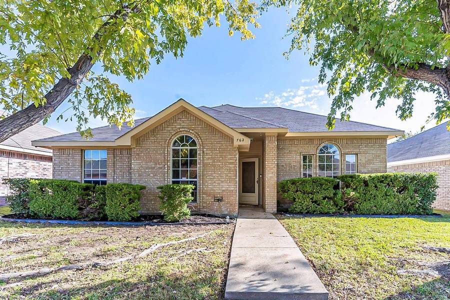 762 Bermuda Avenue, Lancaster, TX 75146