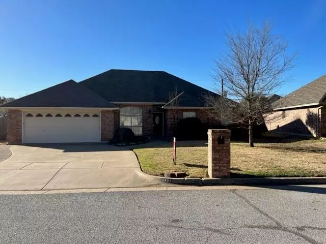 3806 Meadowmere Lane, Arlington, TX 76001