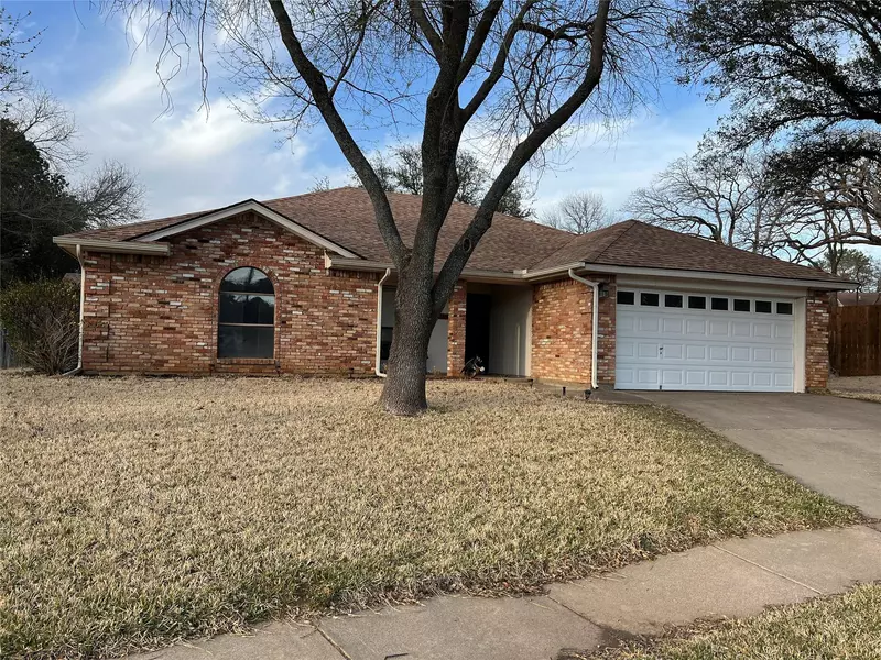 3504 Primrose Lane, Bedford, TX 76021