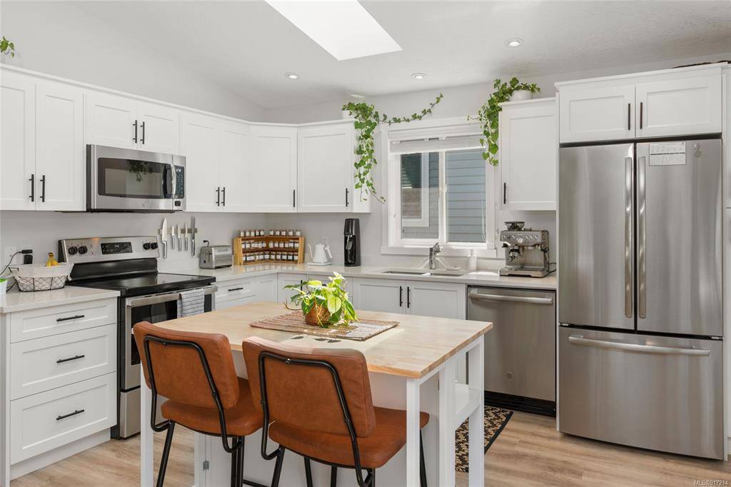 Central Saanich, BC V8M 0B4,7650 Qwuc Chus Lane #31