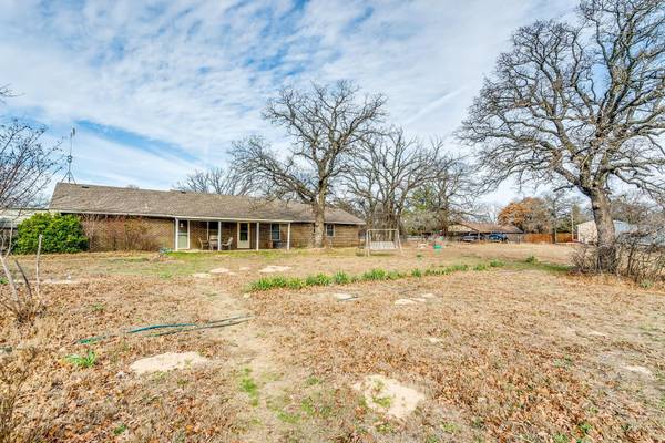 503 Windsor Lane, Springtown, TX 76082