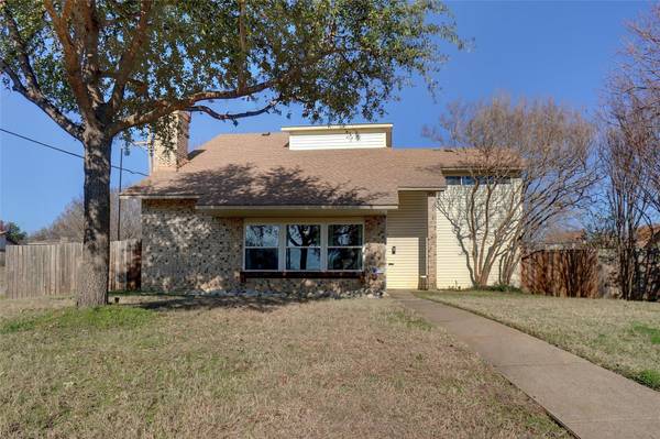 773 Holly Oak Drive, Lewisville, TX 75067