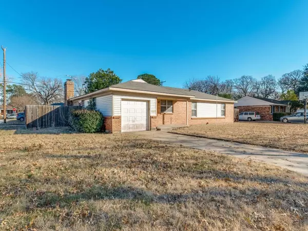 1120 Valentine Street, Hurst, TX 76053