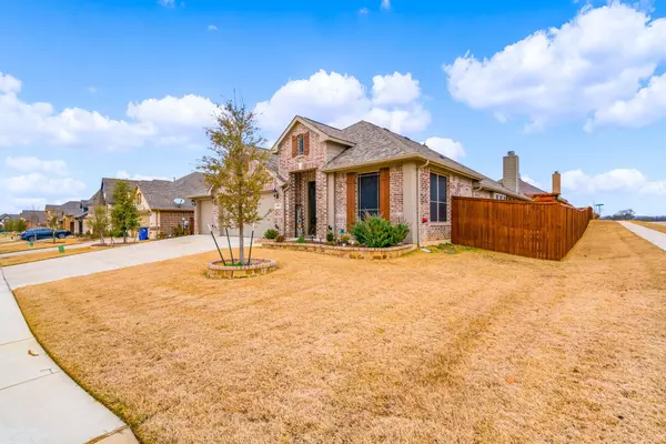 Burleson, TX 76028,1057 English Oak Drive