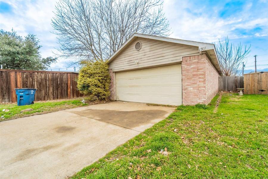 10307 Shelburne Drive, Dallas, TX 75227