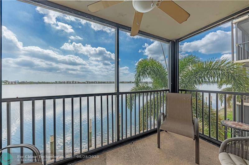 Oakland Park, FL 33309,106 Lake Emerald Dr  #212