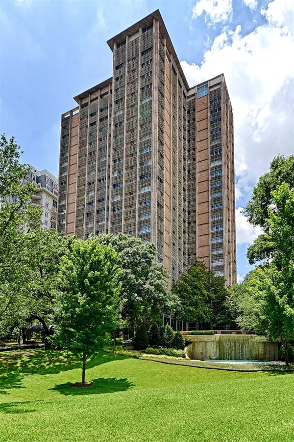 Dallas, TX 75219,3525 Turtle Creek Boulevard #18C