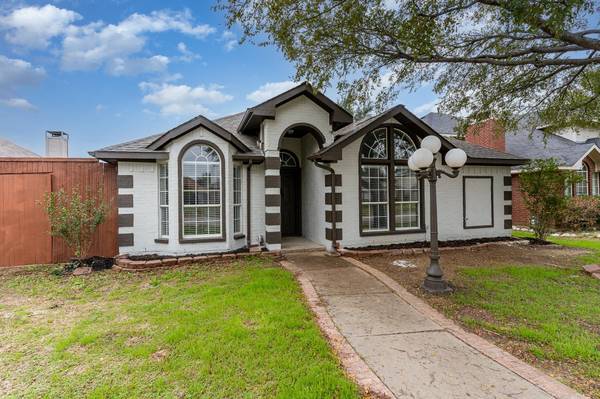 1468 Apenzell Lane, Lewisville, TX 75067