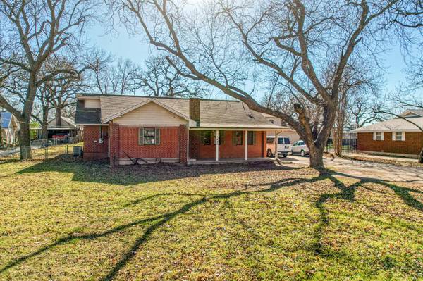 1420 E Bankhead Drive, Weatherford, TX 76086