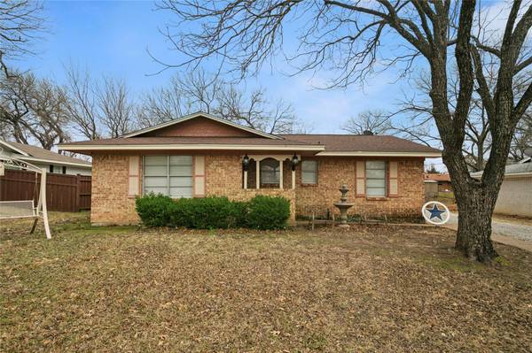 811 Loy Lane,  Ennis,  TX 75119