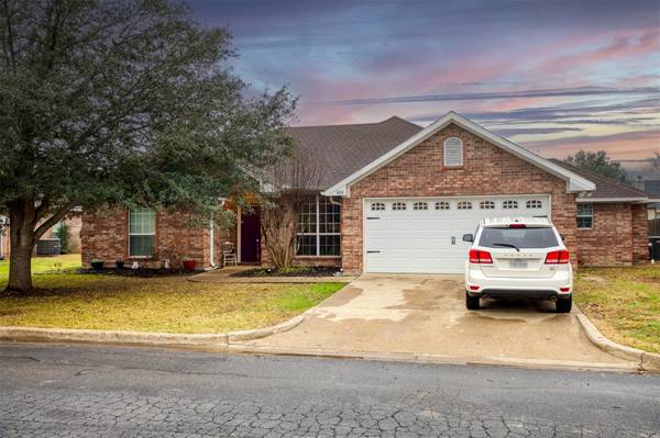 109 Amanda Court,  Whitehouse,  TX 75791