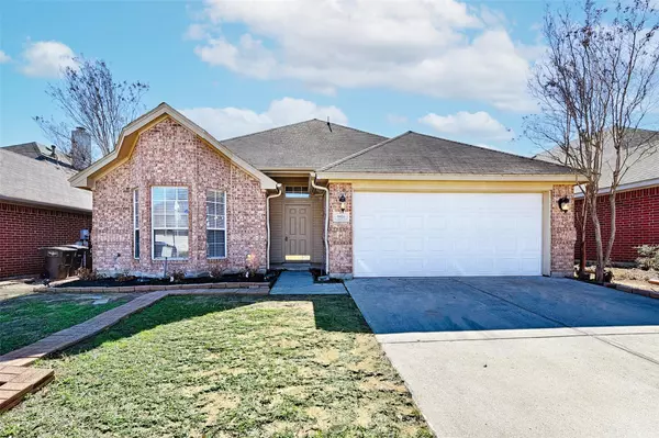 8816 San Joaquin Trail, Fort Worth, TX 76118