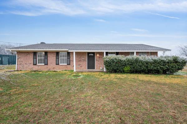 901 County Road 1420, Blooming Grove, TX 76626