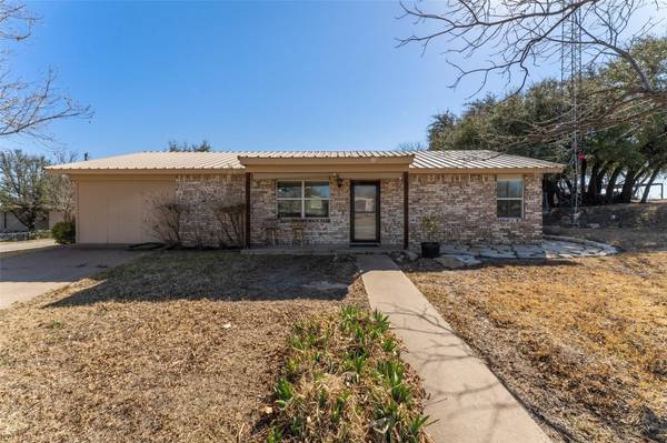 300 Cottonwood Street, Comanche, TX 76442