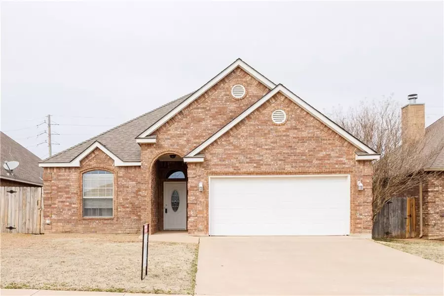 4437 NW Wolf Creek Boulevard, Lawton, OK 73505