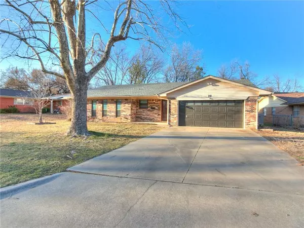 11 Comanche Drive, Shawnee, OK 74801