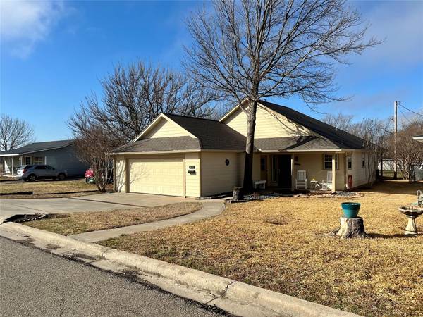 410 10th Street, Nocona, TX 76255