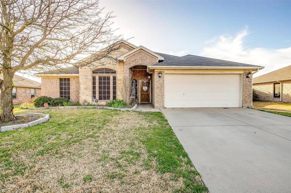 726 E Sheila Circle, Joshua, TX 76058