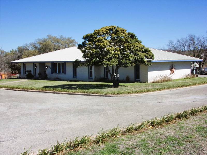 2000 Fisher Street, Goldthwaite, TX 76844